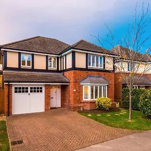 Luxurious Cosy 4br Cheshire Saughall