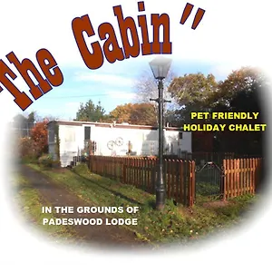 'the Cabin'. A Cosy Private & Secure Home. Padeswood